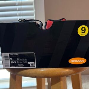 Nike Air Max DN8 Men's Athletic Shoes - Black and Red